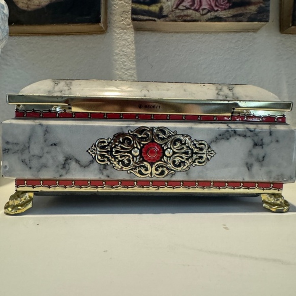 Blue Bird Confectionery Footed 1940s Tin Made in  England‎ - Picture 7 of 9